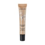 Toepassing van Golden Rose Eyebrow & Eyeshadow Primer voor een egalere make-upbasis