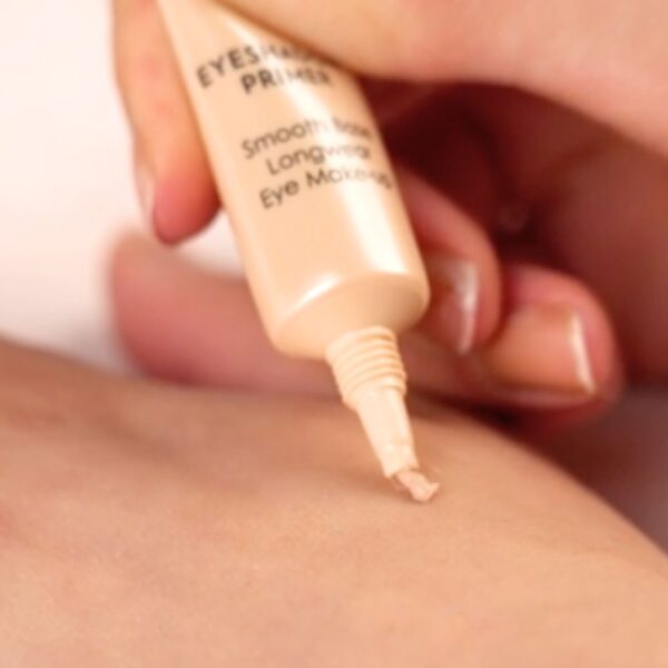 swatch Verbeterde oogschaduwkleur met Golden Rose Eyeshadow Primer