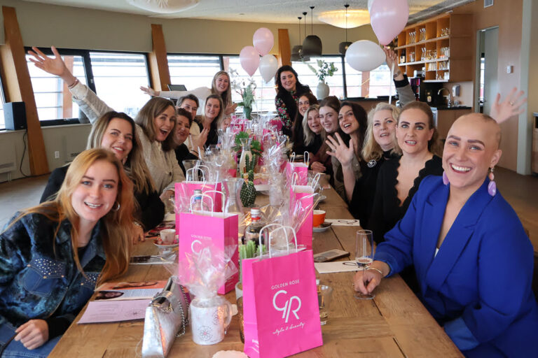 Lancering Je bent prachtig wereldkankerdag 2024 met pers en influecers, bij Loetje aan't IJ in Amsterdam.